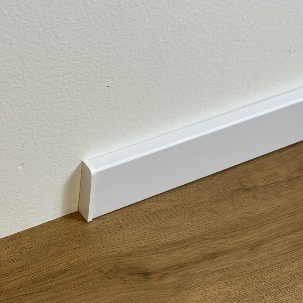 Soklová lišta SPC RIGID White 2m