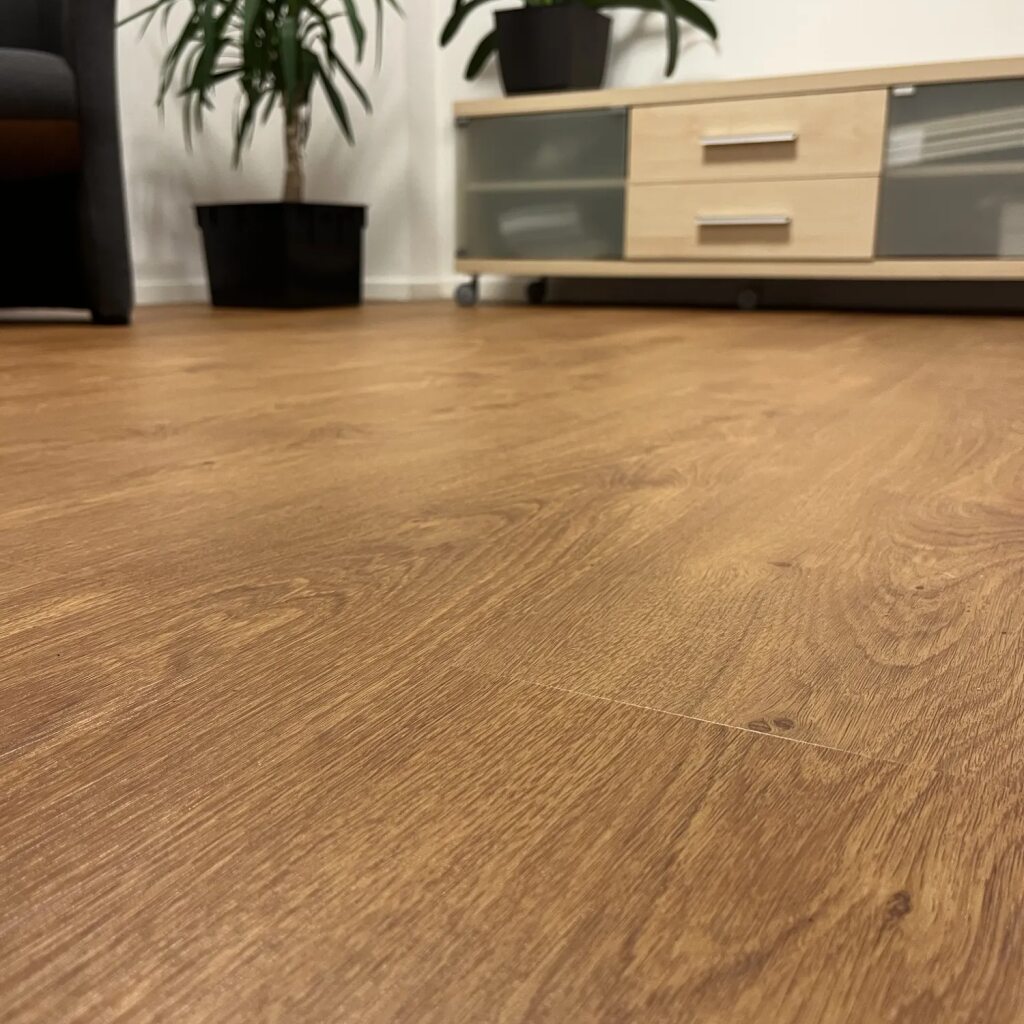 Canadian Design vinyl SPC RIGID podlaha 5/0,3 mm s podložkou EDMONTON BS11 123x18 cm (1,77m2)