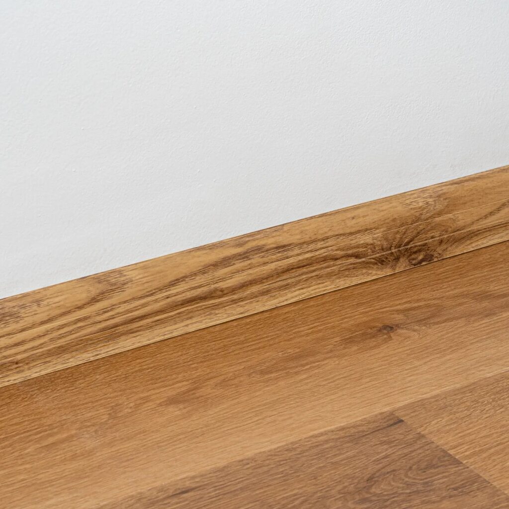 Soklová lišta PVC 2,5m - Golden nr.222 EgibiFloors